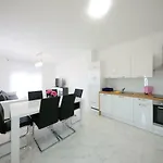 Apartment Vlado Mitar