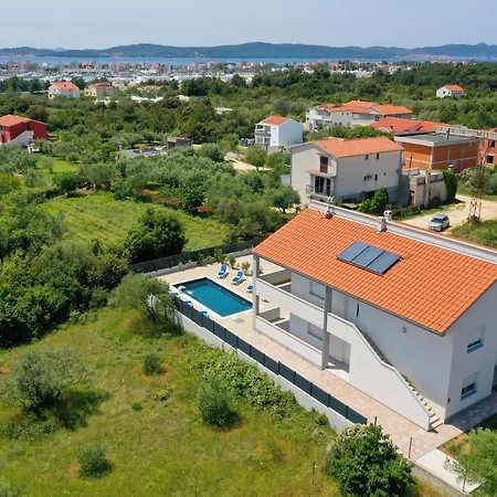 Vlado Mitar Apartment Sukošan