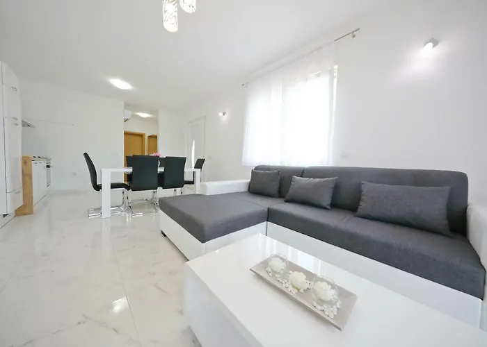 Vlado Mitar 公寓 *